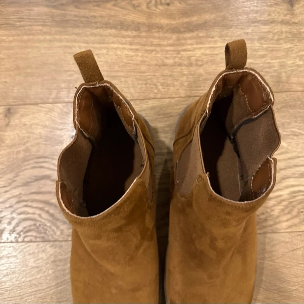 Gap Kids Girls Boots Size 4 Suede Ankle Boots Stretch Sides Tan Preppy